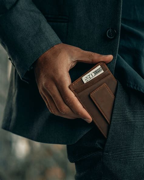 durable wallet brands.